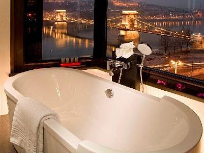 5 csillagos luxus hotel fürdőszobája Budapesten