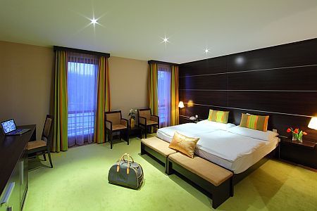 4* Anna Grand Hotel akciós szép szabad szobája Balatonfüreden