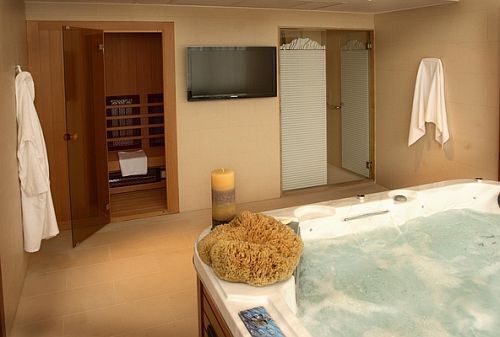 Saliris Hotel elnöki lakosztálya jacuzzival, szaunával és szoláriummal