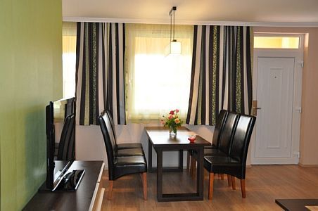 2 főtől 6 főig luxus apartman**** Cserkeszőlőn - Apartman nappali Cserkeszőlő