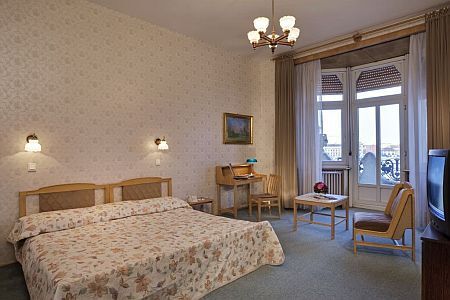 Gellért Hotel szabad kétágyas szobája Budapesten - Közvetlen hotelszoba foglalás